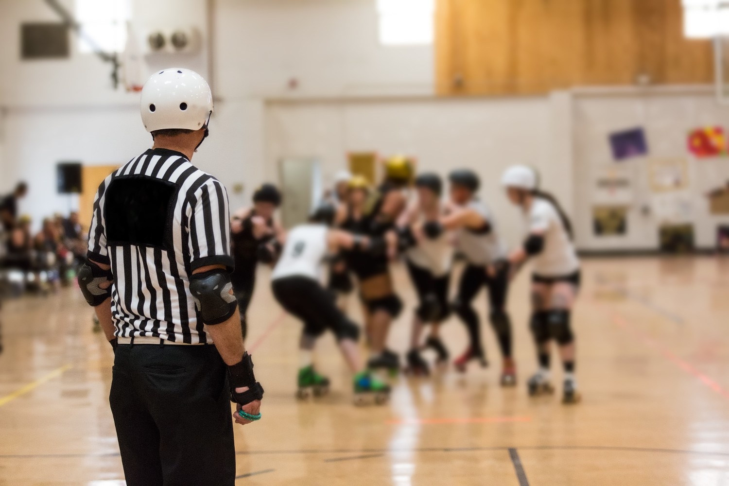 roller-derby-referee-watches-teams-for-penalties-2025-10-16-09-15-17-utc (1)