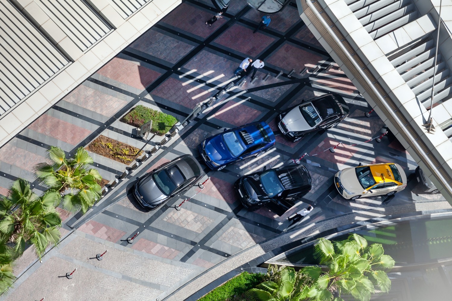 cars-piled-up-at-the-entrance-of-the-residential-a-2025-03-07-22-36-31-utc (1)