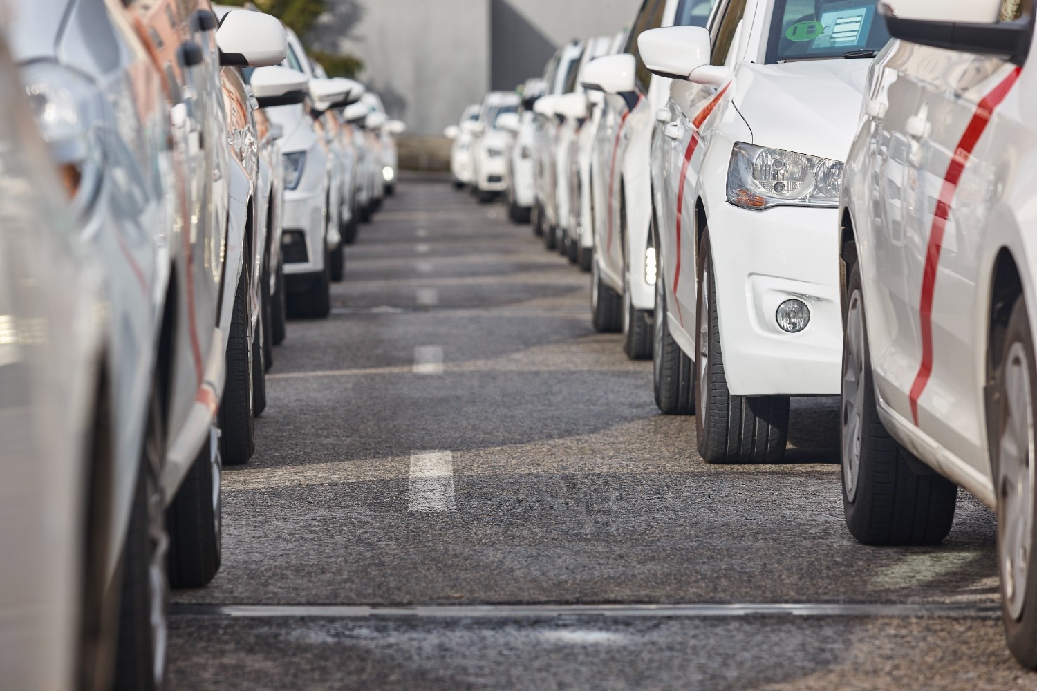 urban-city-transportation-cab-vehicles-in-line-t-2025-01-28-01-32-32-utc (1)